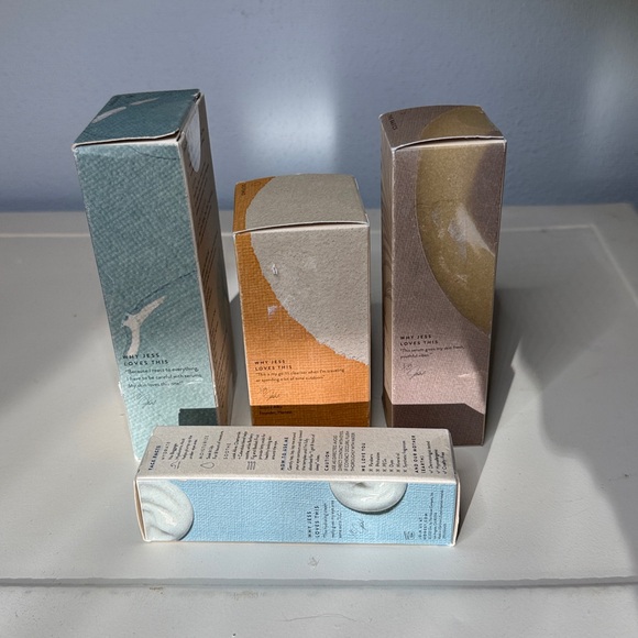 Honest Beauty 4-Piece Skincare Set - Picture 2 of 6